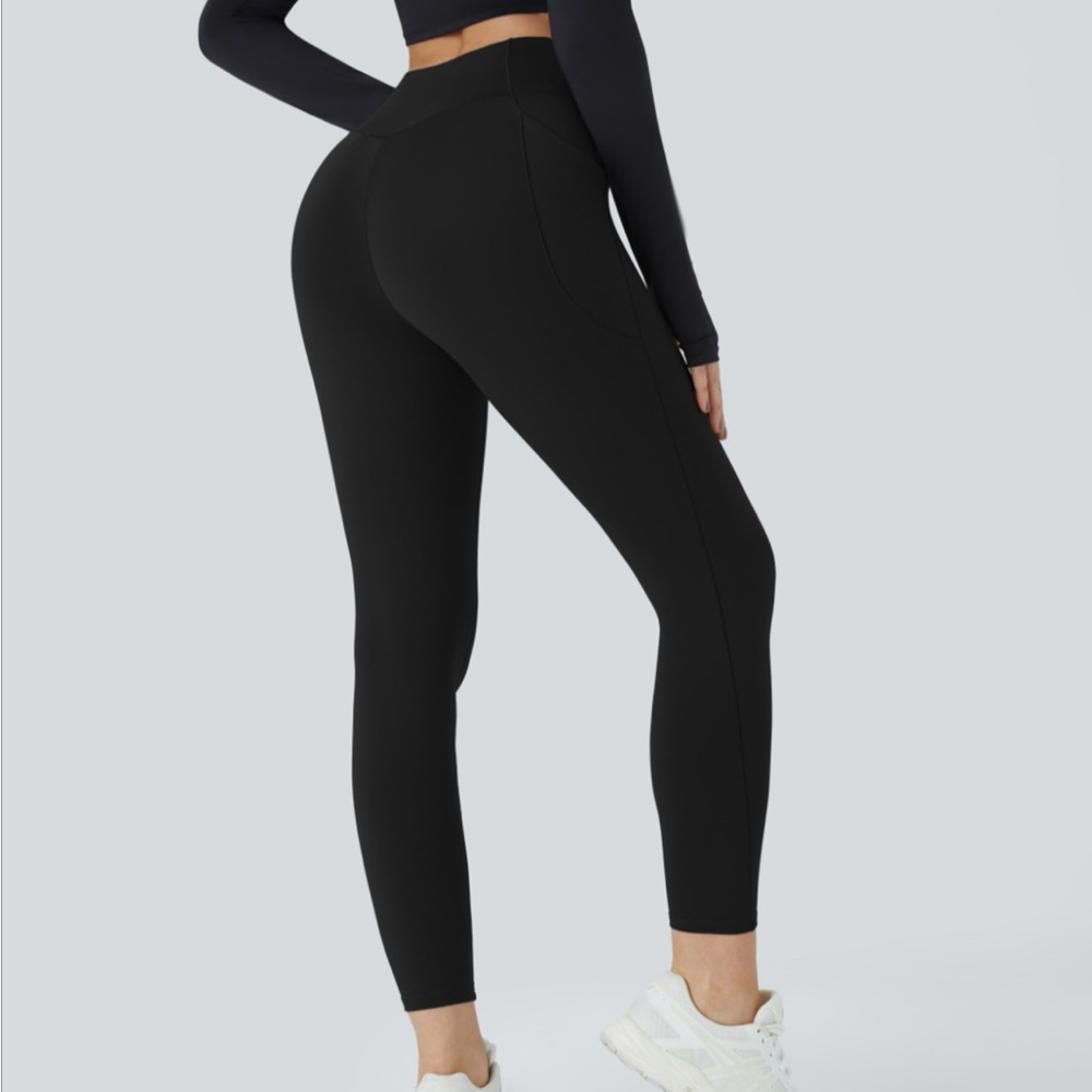 HALARA Black SoCinched Leggings